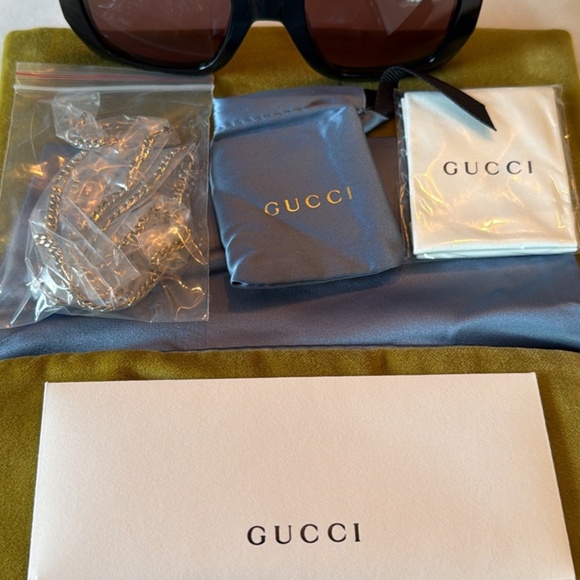 Gucci Sunglasses - Picture 2 of 5
